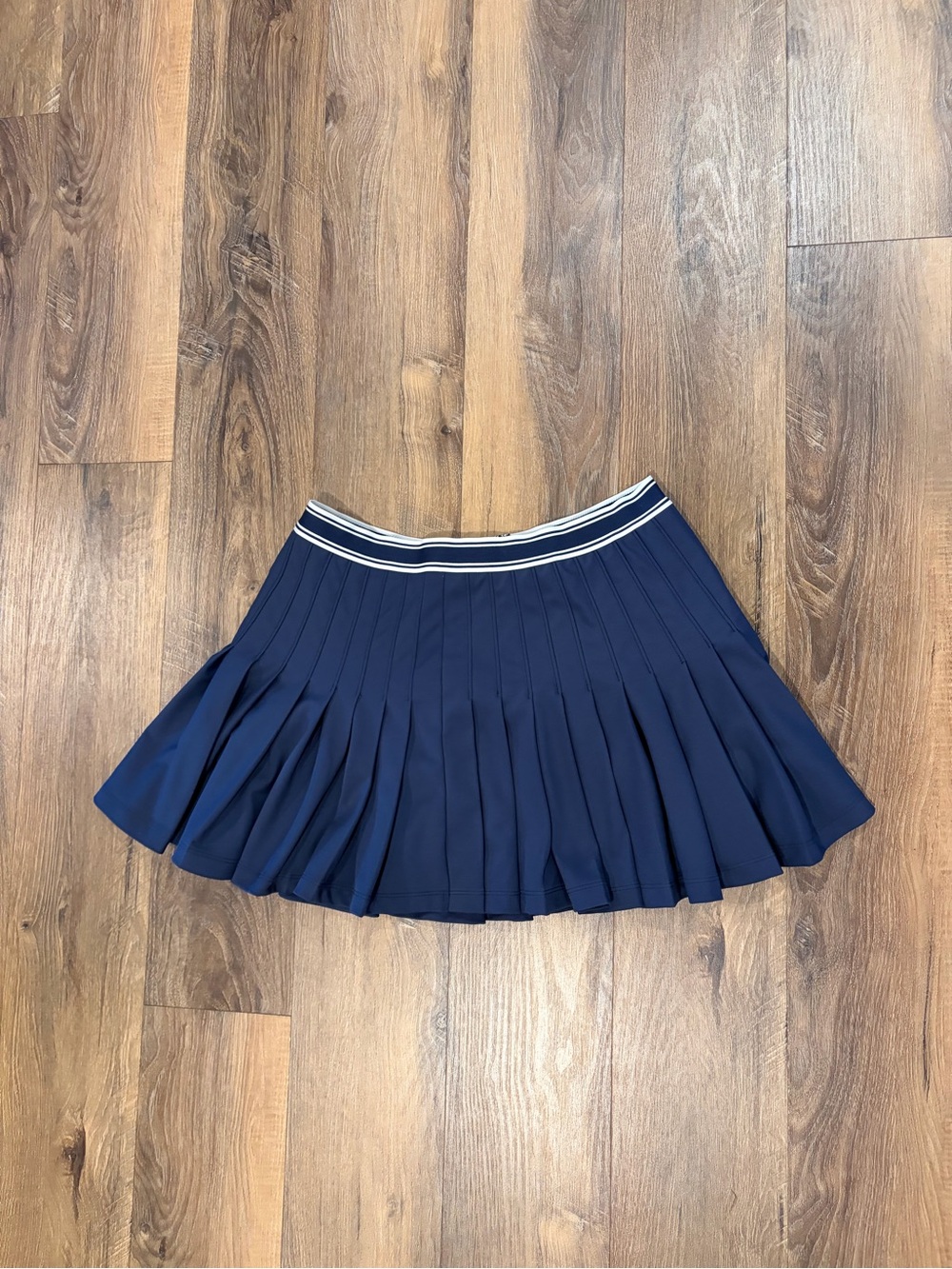 Vineyard Vines Navy Pleated Tennis Skirt with Striped Waistband
